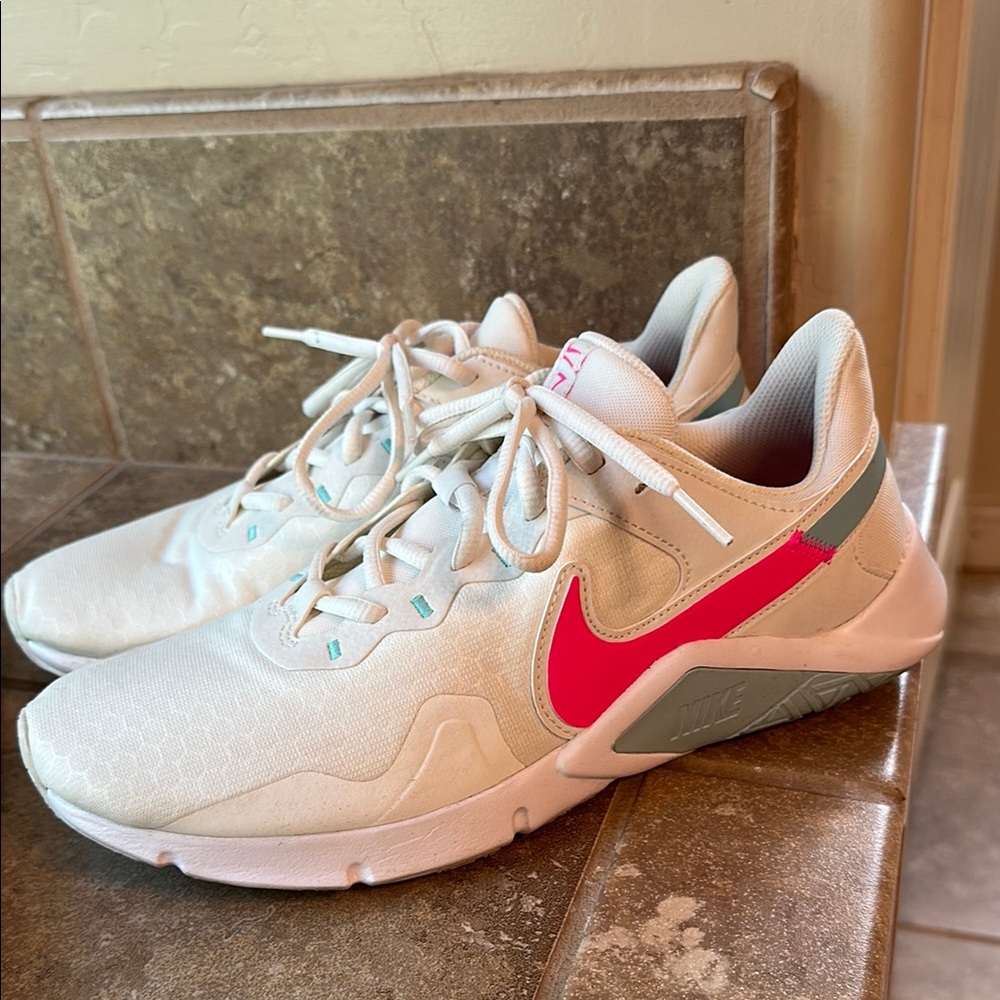 Nike Legend Essential 2 - Hot Pink and Blue size 10